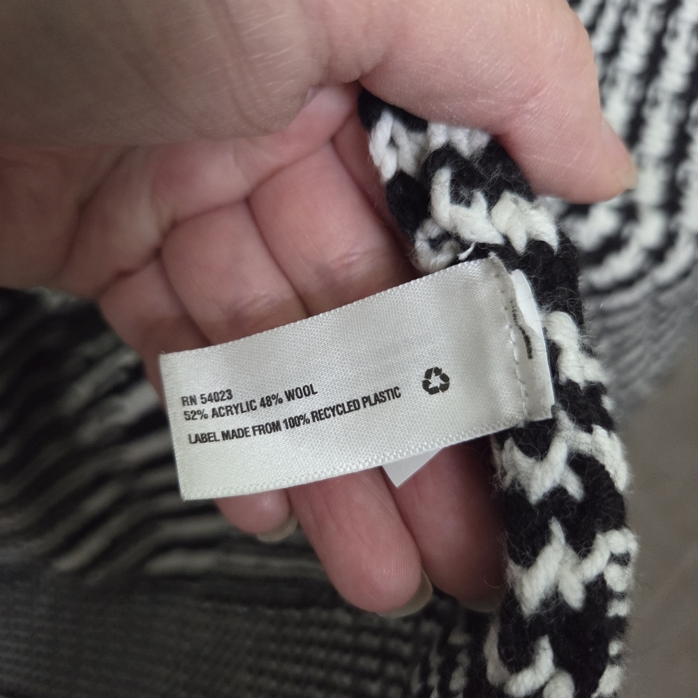 Gap Striped Southwestern Design Black and White Cardigan Cabincore Boho Med.Tall - Picture 7 of 10